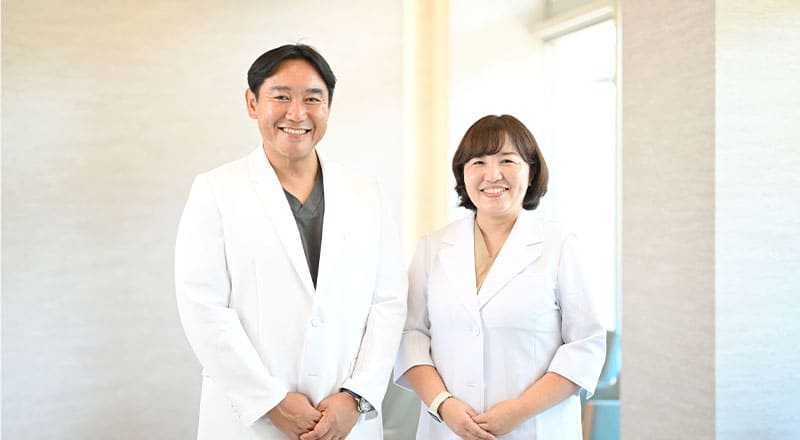 湘南フォーシーズンズクリニック院長　里吉 哲太・副院長　里吉 雅恵